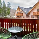 Rentplanet - Nadrzeczna Daire *